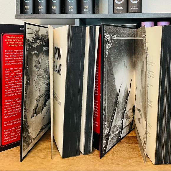 FOURTH WING Exclusive Holiday Edition + IRON FLAME - First Edition - Picture 8 of 11